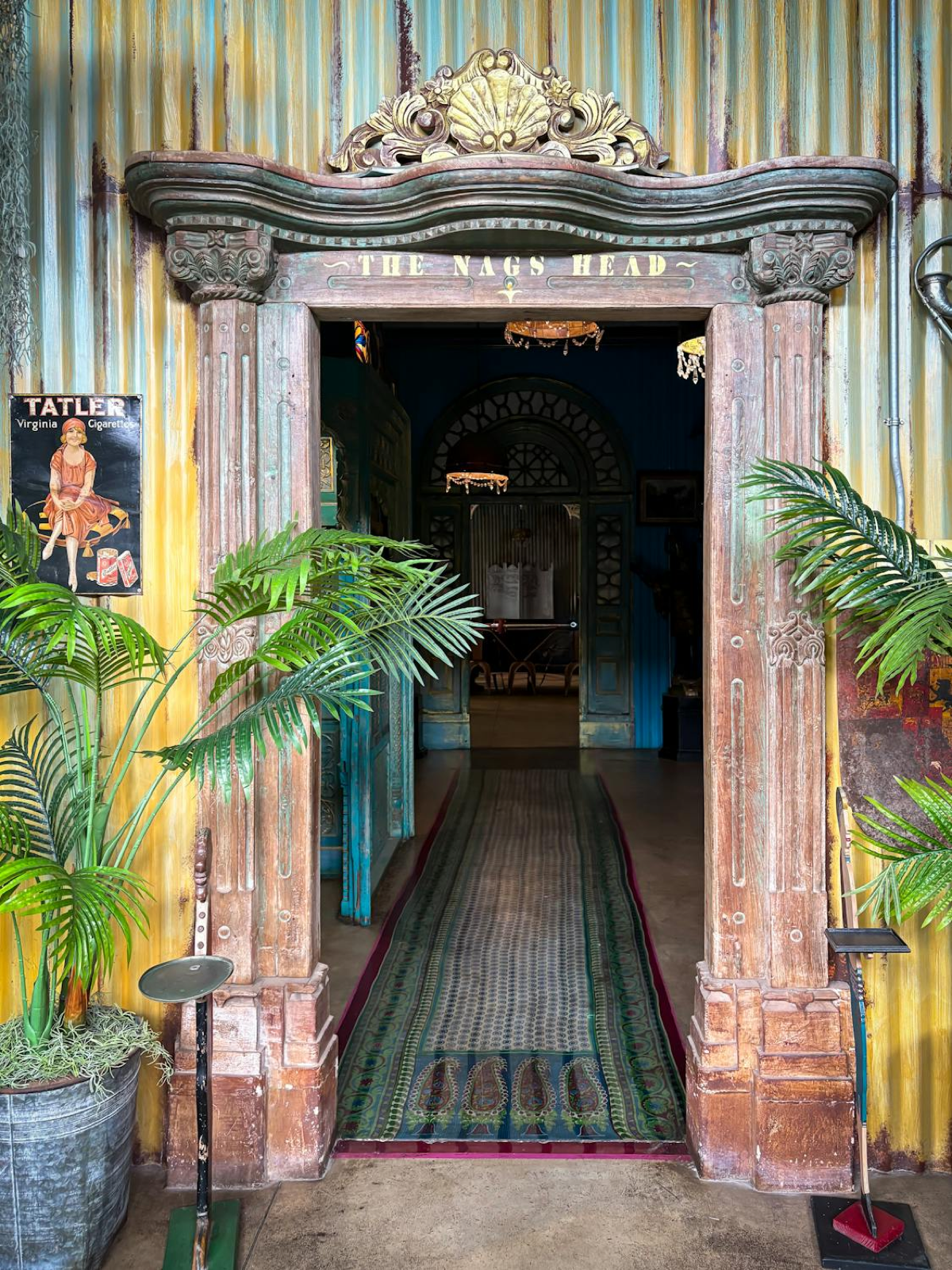 Theatrical themed entrance